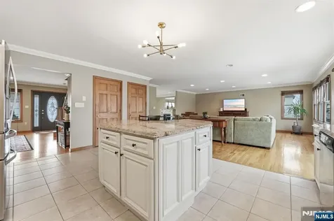 16 Arlington Boulevard North Arlington NJ 07031
