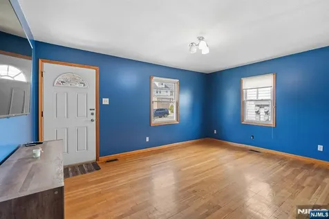 240 Ivy Kearny NJ 07032