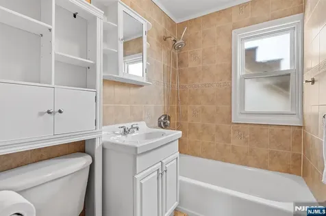 240 Ivy Kearny NJ 07032