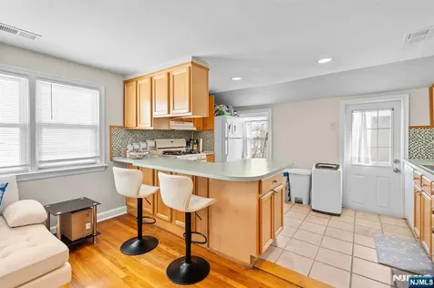 240 Ivy Kearny NJ 07032