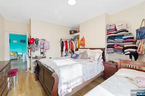 183 Walnut Street Paterson NJ 07522
