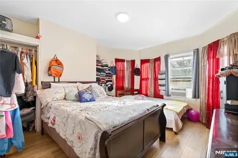 183 Walnut Street Paterson NJ 07522