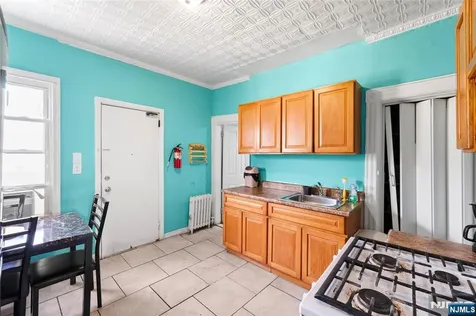 183 Walnut Street Paterson NJ 07522