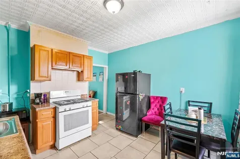 183 Walnut Street Paterson NJ 07522