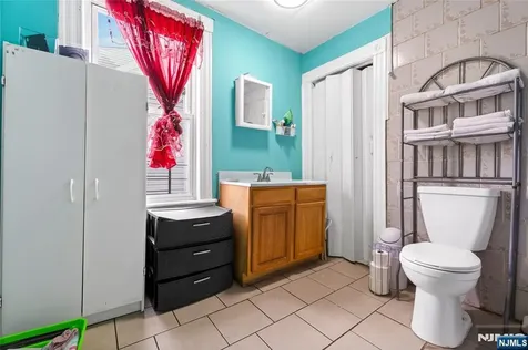 183 Walnut Street Paterson NJ 07522