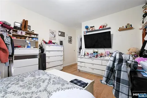 183 Walnut Street Paterson NJ 07522