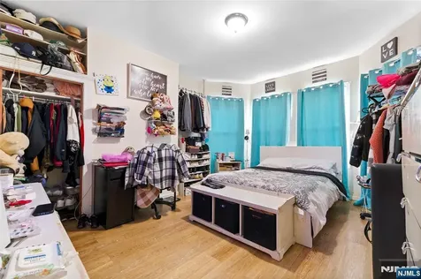 183 Walnut Street Paterson NJ 07522