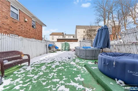 183 Walnut Street Paterson NJ 07522