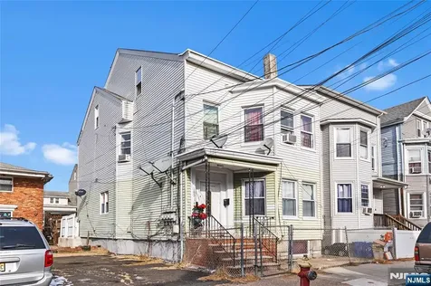 183 Walnut Street Paterson NJ 07522