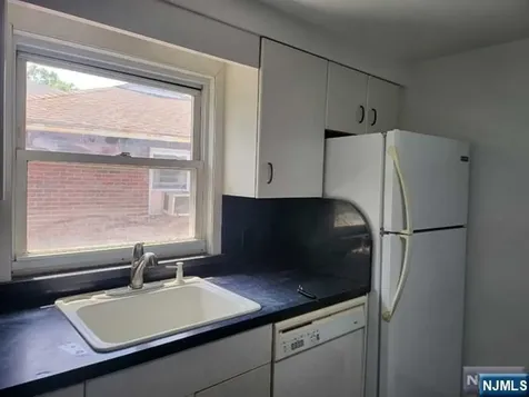 404 9th Street Palisades Park NJ 07650