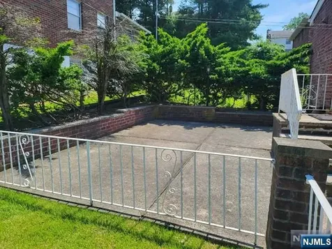 404 9th Street Palisades Park NJ 07650