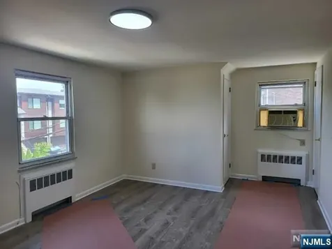 404 9th Street Palisades Park NJ 07650