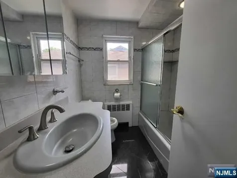 404 9th Street Palisades Park NJ 07650