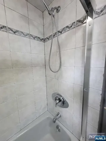 404 9th Street Palisades Park NJ 07650