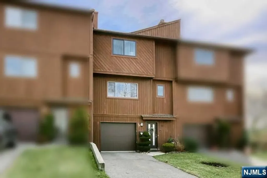 16 Alana Drive Hawthorne NJ 07506