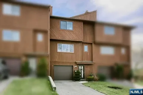 16 Alana Drive Hawthorne NJ 07506