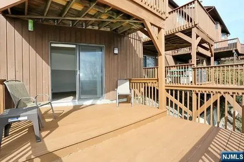 16 Alana Drive Hawthorne NJ 07506