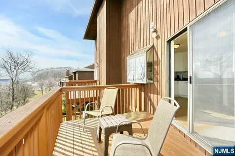 16 Alana Drive Hawthorne NJ 07506