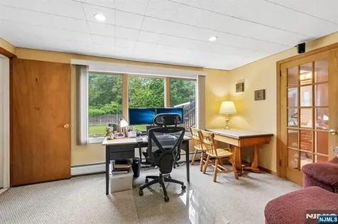 123 Midwood Road Paramus NJ 07652