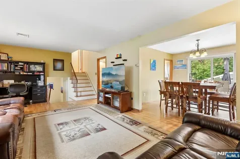 123 Midwood Road Paramus NJ 07652