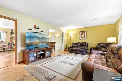 123 Midwood Road Paramus NJ 07652