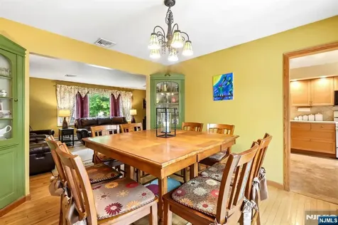 123 Midwood Road Paramus NJ 07652