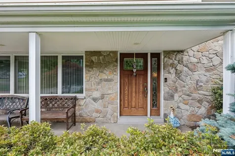123 Midwood Road Paramus NJ 07652