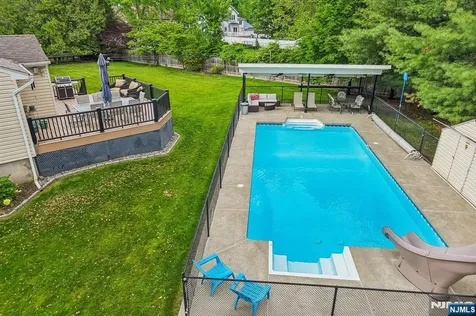123 Midwood Road Paramus NJ 07652