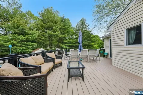 123 Midwood Road Paramus NJ 07652