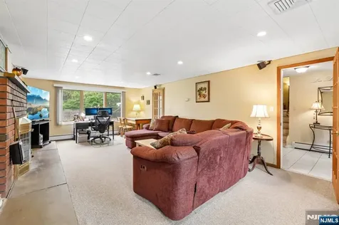 123 Midwood Road Paramus NJ 07652