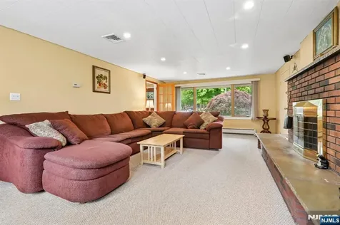 123 Midwood Road Paramus NJ 07652