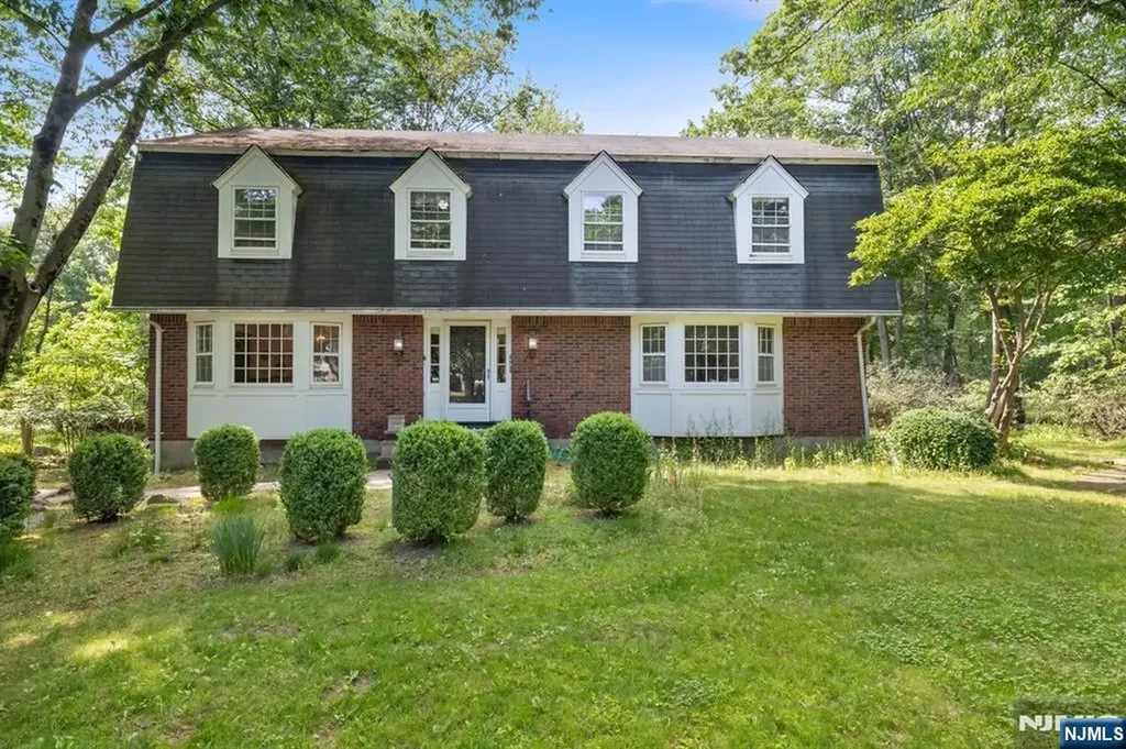 49 Clover Lane Upper Saddle River NJ 07458