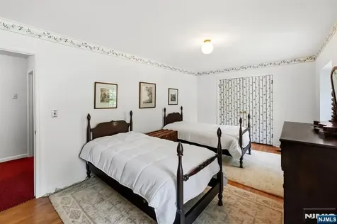 49 Clover Lane Upper Saddle River NJ 07458