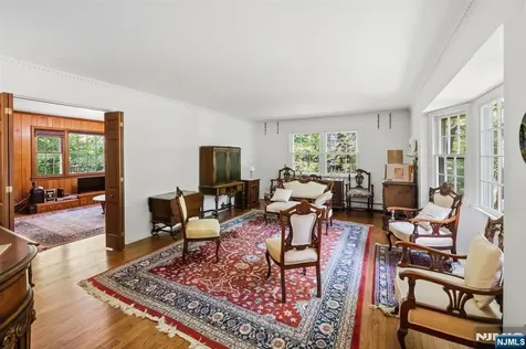 49 Clover Lane Upper Saddle River NJ 07458