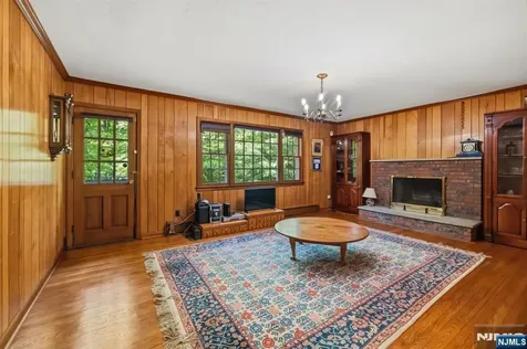 49 Clover Lane Upper Saddle River NJ 07458