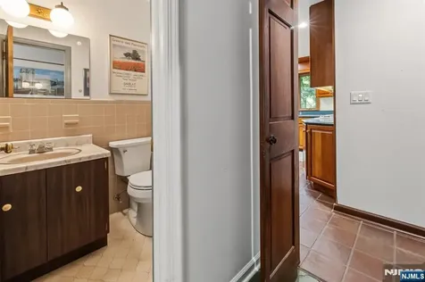 49 Clover Lane Upper Saddle River NJ 07458