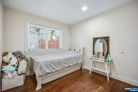 39 Grove Street Tenafly NJ 07670