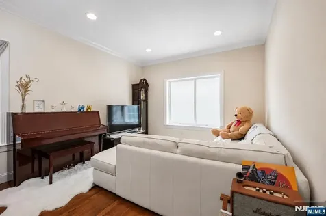 39 Grove Street Tenafly NJ 07670