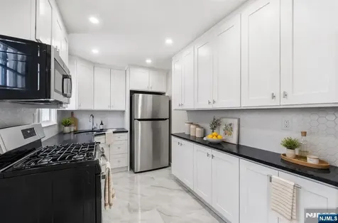 573 Conant Street Hillside NJ 07205