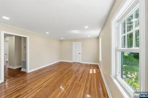 573 Conant Street Hillside NJ 07205