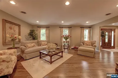 71 Cheshire Lane Ringwood NJ 07456