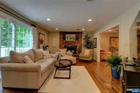 71 Cheshire Lane Ringwood NJ 07456
