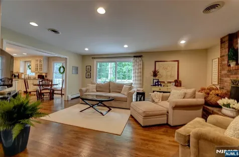 71 Cheshire Lane Ringwood NJ 07456