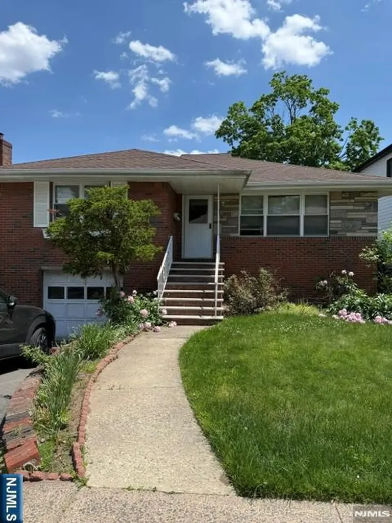 1062 Jassamine Way Fort Lee NJ 07024