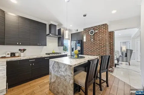 334 1st Avenue Elizabeth NJ 07206