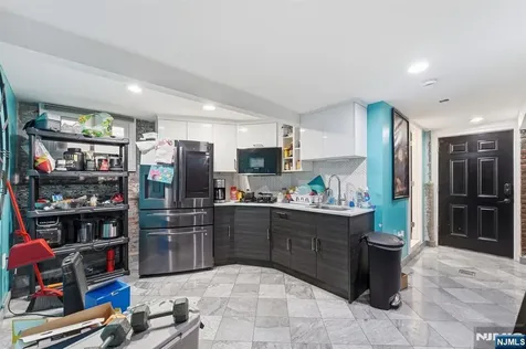 334 1st Avenue Elizabeth NJ 07206