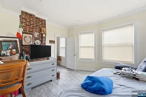 334 1st Avenue Elizabeth NJ 07206
