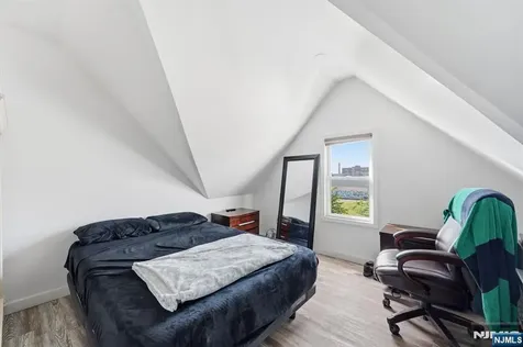 334 1st Avenue Elizabeth NJ 07206