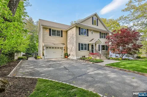 129 Woodland Avenue Ramsey NJ 07446