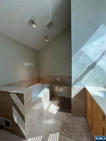 730 Floyd Street Englewood Cliffs NJ 07632
